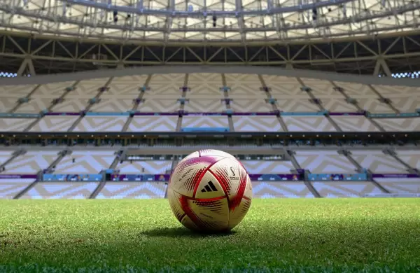 La FIFA present la nueva pelota para los ltimos cuatro partidos del Mundial de Qatar 2022