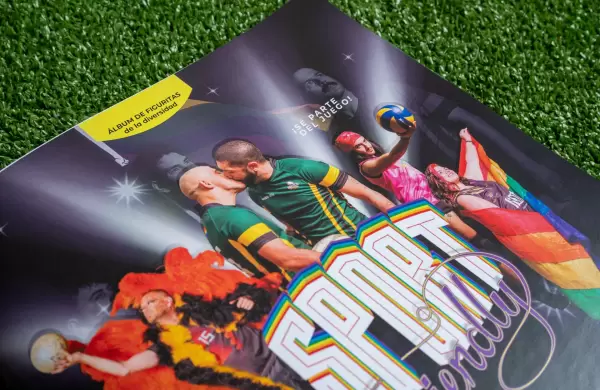 Por qu las empresas deben dejar de vender "historias falsas", segn el fotgrafo francs que lanz el primer lbum LGBTIQ+