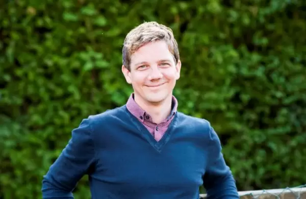 Un empresario  compr 18 mil camisetas que decan "Inglaterra Campen del Mundo 2022": "Estoy devastado",  dice ahora