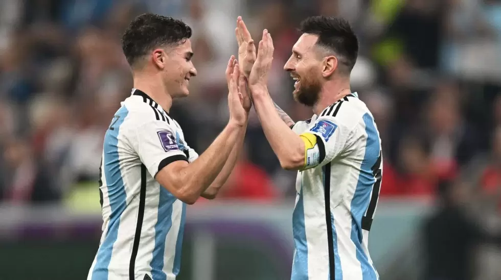 Messi y Julian lvarez