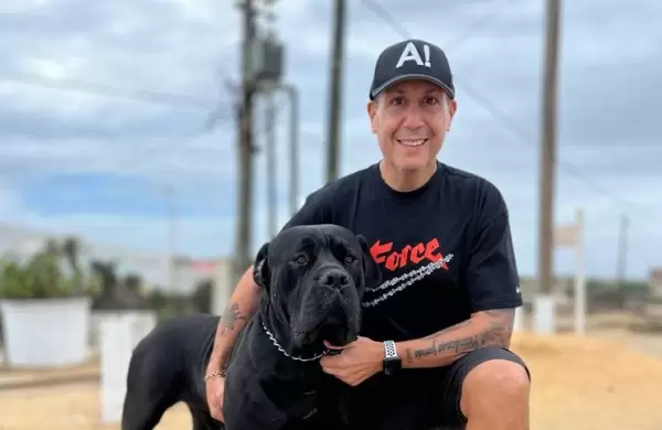 Transport el perro de un amigo y 20 aos despus hizo de ese favor una empresa que lleva mascotas por todo el mundo