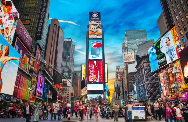 Cmo es la gigantesca pantalla publicitaria del Times Square que est al alcance de todos por US$ 150