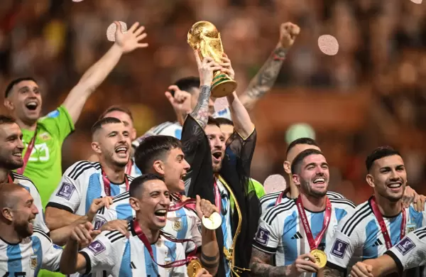 Triunfos en la cancha, éxito en la oficina: 10 habilidades laborales inspiradas en la Scaloneta, a dos años del Mundial de Qatar 2022