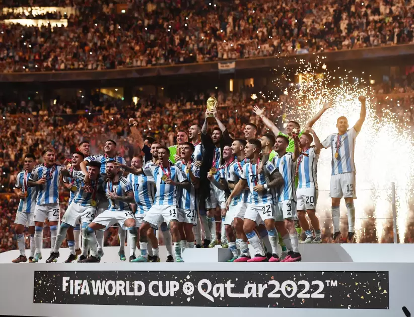 La foto de Messi levantando la Copa del Mundo ya es la más 