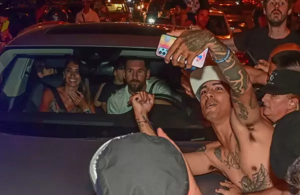 Así fue la fiesta que Messi y Antonela hicieron en Rosario para gritar otra vez, "Campeones del Mundo"