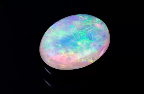 La NASA descubre una piedra preciosa en Marte