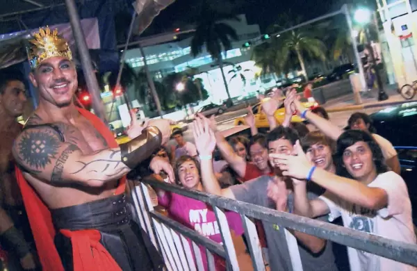 Qu se puede esperar de "El comandante Fort", la docu serie sobre el peor millonario de la historia