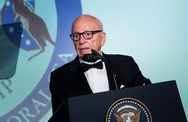 Rupert Murdoch afirmó que renunciará y las acciones de su imperio se dispararon