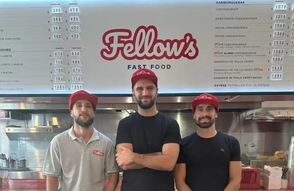 Son amigos desde los 5 años y en pandemia crearon un local de fast-food en Devoto