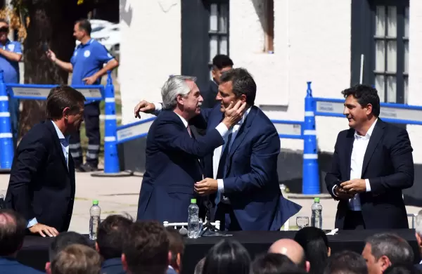 Detrs de las sonrisas, as son los peores das de Sergio Massa