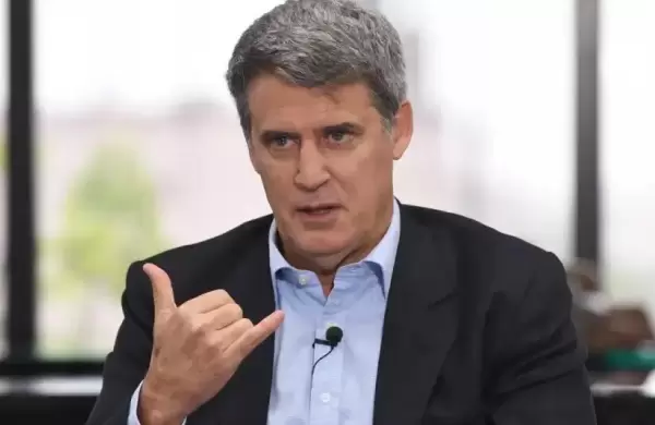 Prat Gay: "Con el fallo de YPF las malas decisiones de Kicillof pueden llegar hasta los US$ 45 mil millones"