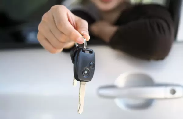 Cuntos salarios mnimos se necesitan para comprar el auto 0km ms barato del mercado