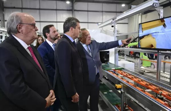 As es la primera fbrica argentina con Inteligencia Artificial que producir chips y computadoras para exportar