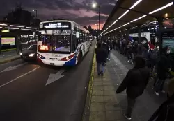 Colectivos en AMBA: se extiende la medida de fuerza y no habr colectivos en toda la noche