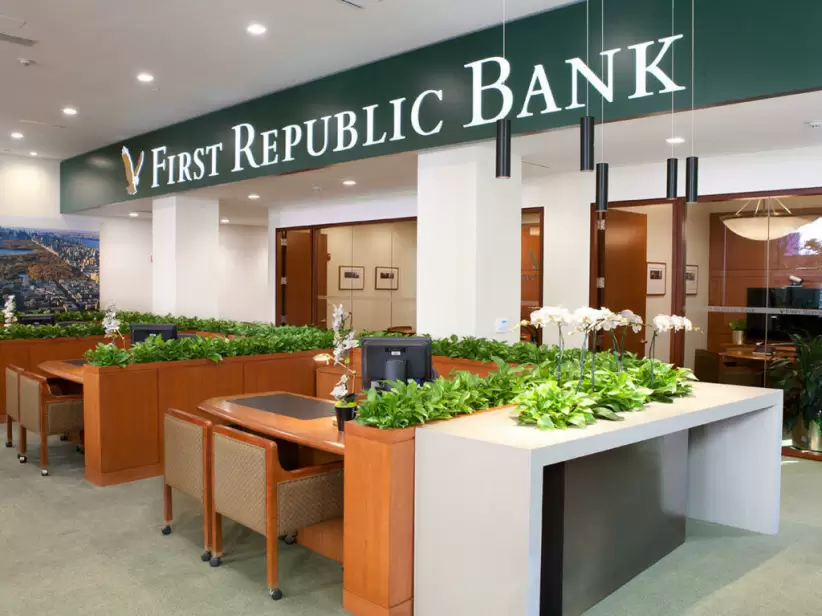 Las acciones del First Republic Bank continúan bajando