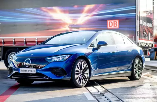 Mercedes Benz anuncia ganancias pero el avance de los autos eléctricos chinos en Europa preocupa a la empresa