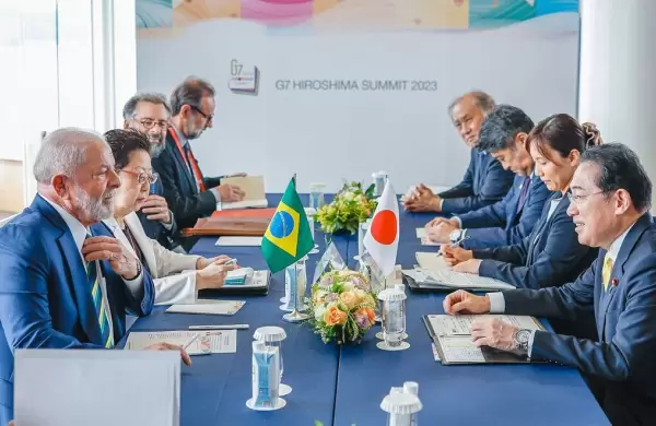 Lula dijo en el G7 que la deuda con el FMI "destroza" a países como la Argentina y pidió cambio de mentalidad