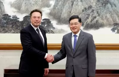 Elon Musk se reunió con el canciller de China en Beijing para hablar de negocios - Forbes Argentina