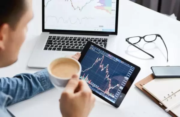 ¿Lo único que brilla es oro? En medio de la caída del mercado, el metal registró un hito histórico y superó los US$ 3000 la onza