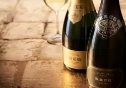 Es uno de los mejores champagnes del mundo y requiere ms de 100 vinos para producirse