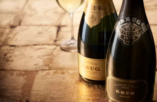 Es uno de los mejores champagnes del mundo y requiere ms de 100 vinos para producirse