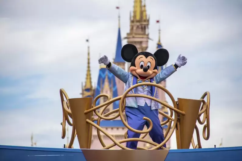 Mickey Mouse en el Parque Magic Kingdom en Walt Disney World en Florida