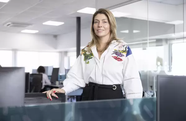 Cambio de rumbo: multinacional UKG cierra operaciones en Uruguay y despide a sus trabajadores