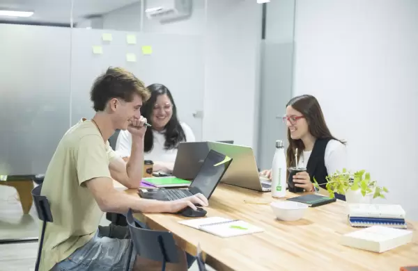 Cuáles son las tres mejores Pymes para trabajar en la Argentina, según Great Place to Work