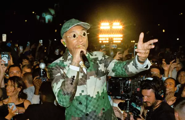 La primera colección masculina de Pharrell Williams para Louis Vuitton arrasa en la Semana de la Moda de París