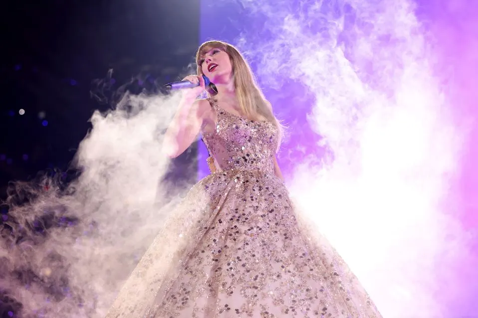 tras-recibir-fuertes-cr-ticas-taylor-swift-modific-la-letra-de-uno-de