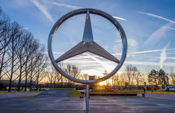 Cul es el ltimo acuerdo entre Mercedes Benz y Tesla que consolida el mercado de los vehculos elctricos