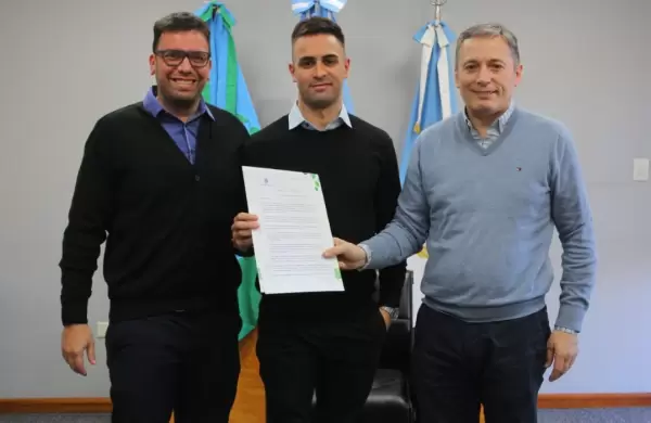 Kioshi firma un acuerdo con el municipio de Esteban Echeverría para la generación de empleo