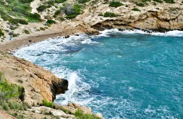 Europa toma medidas contra el comportamiento en la playa: multas por reservar lugares y reproducir msica