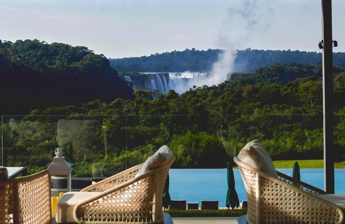 Selva, cataratas y Tierra Colorada en un plato: la experiencia gastronómica que redefine el lujo en Iguazú