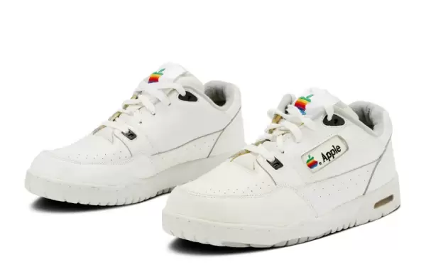 La historia de estas zapatillas de Apple que todo el mundo quiere y valen 50 mil dlares