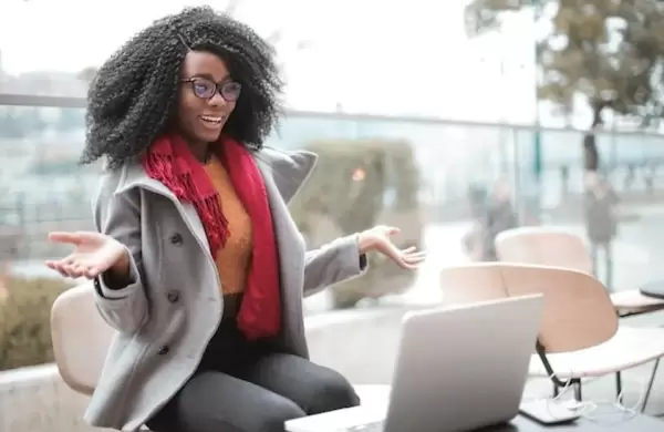 Claves para abordar la sobrecarga de reuniones en el trabajo híbrido y remoto