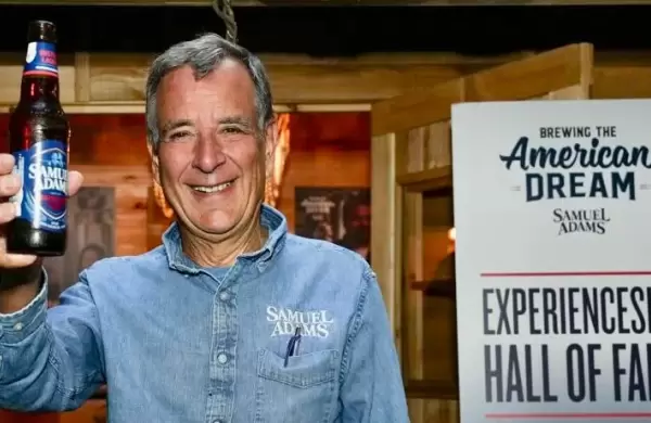 "Compromiso Cero": Así es el exitoso método para invertir del millonario que prefiere la cerveza a las acciones