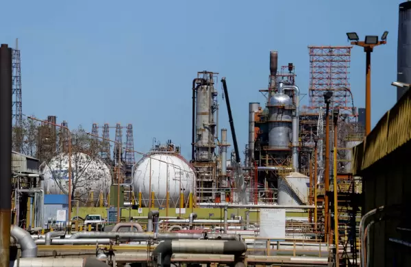 YPF recibe un crdito de la CAF por US$ 375 millones para ampliar sus refineras