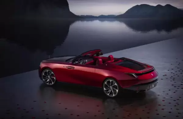 Rolls-Royce La Rose Noire Droptail: una sinfonía de pasión, artesanía y elegancia