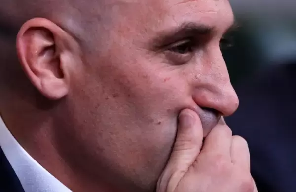 El presidente de la Federacin Espaola de Ftbol adelant que no renunciar y apunt contra "las falsas feministas"