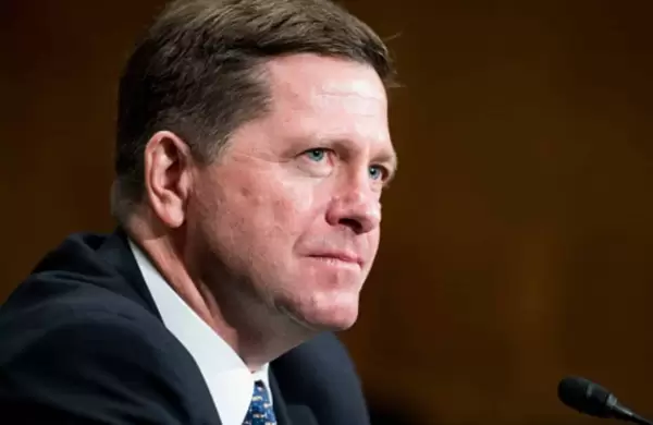 Jay Clayton, expresidente de la SEC, prepara al inversor crypto para un "cambio de juego inevitable"