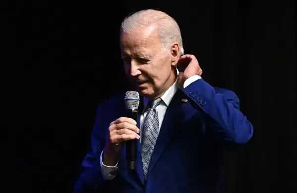 Video: Un Biden "absolutamente perdido" comenz a balbucear incoherencias en una conferencia en Vietnam