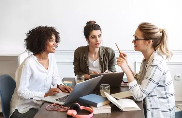 Abre la convocatoria para 2023 esta iniciativa que reconoce con financiamiento a startups y proyectos de mujeres en tecnología