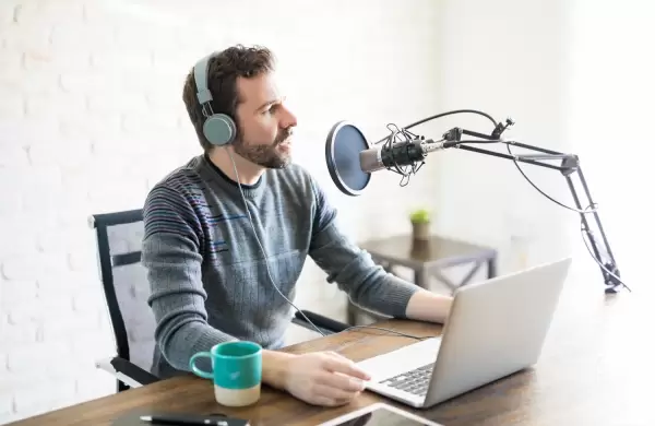 La fiebre del oro del podcasting: ¿cómo ganar dinero con este formato?
