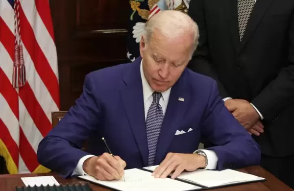 Revelaron que Joe Biden estara por desencadenar "un caos" en el valor del Bitcoin