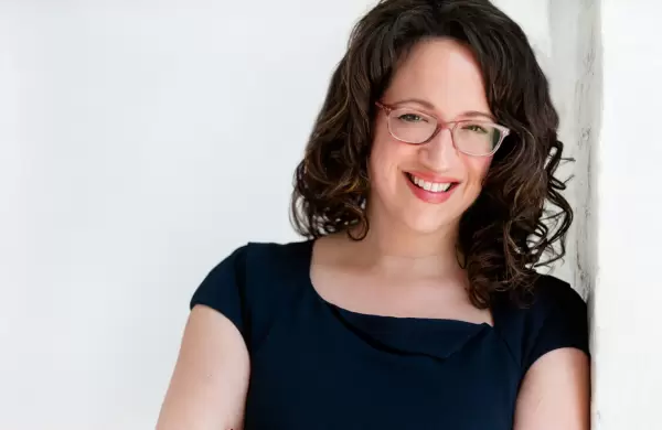 La "futuróloga" y asesora de CEOs Amy Webb: cómo los empresarios deben usar ChatGPT para obtener mejores resultados