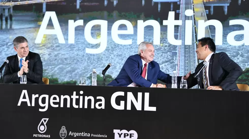 gnl argentina alberto fernndez con petronas e ypf