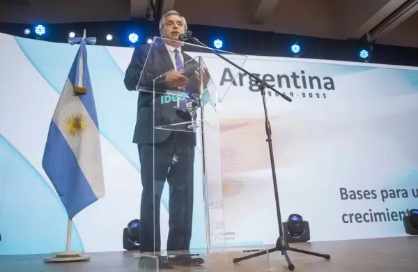 Alberto Fernndez defendi su gestin y Rosatti inst a respetar la Constitucin en el Coloquio de IDEA