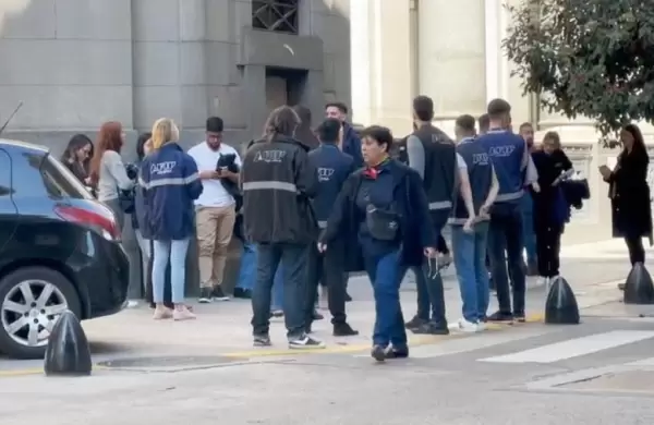 En medio de operativos y un mercado paralizado, el dlar blue se desplom