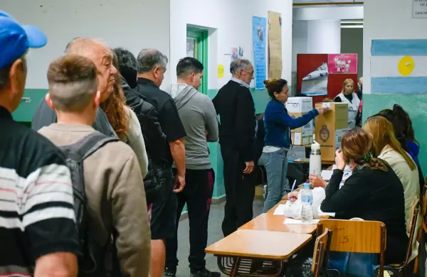 En medio de una gran incertidumbre, los argentinos eligen su próximo presidente